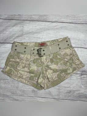 No Boundaries Women’s Size 1 Cargo Mini Plaid Floral Shorts Y2K